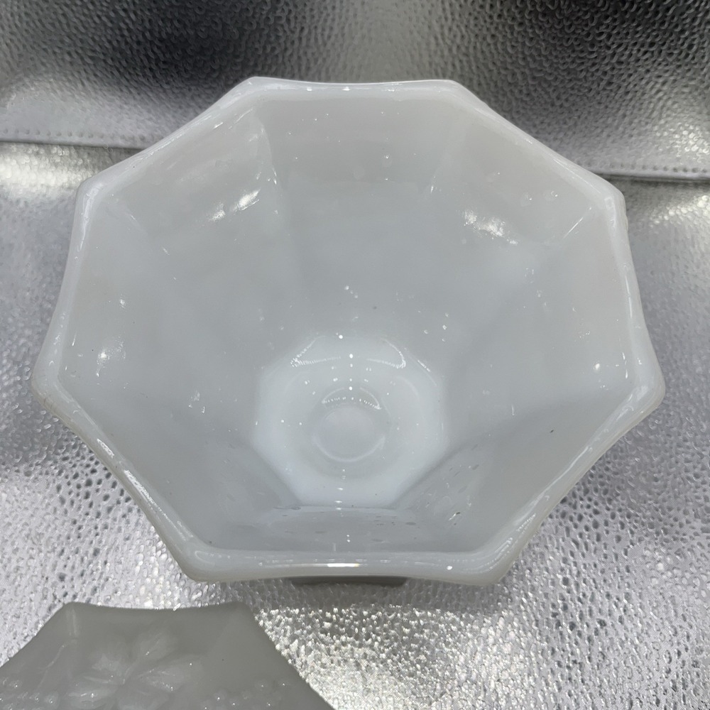 Vintage Anchor Hocking Fire King Milk Glass Candy Dish with Lid Grape Design - Picture 8 of 14